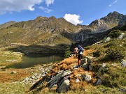 30 Colori ormai autunnali al Lago Grande (2030 m)